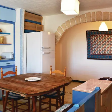 3 Bedroom Gorgeous In Di Ferro *